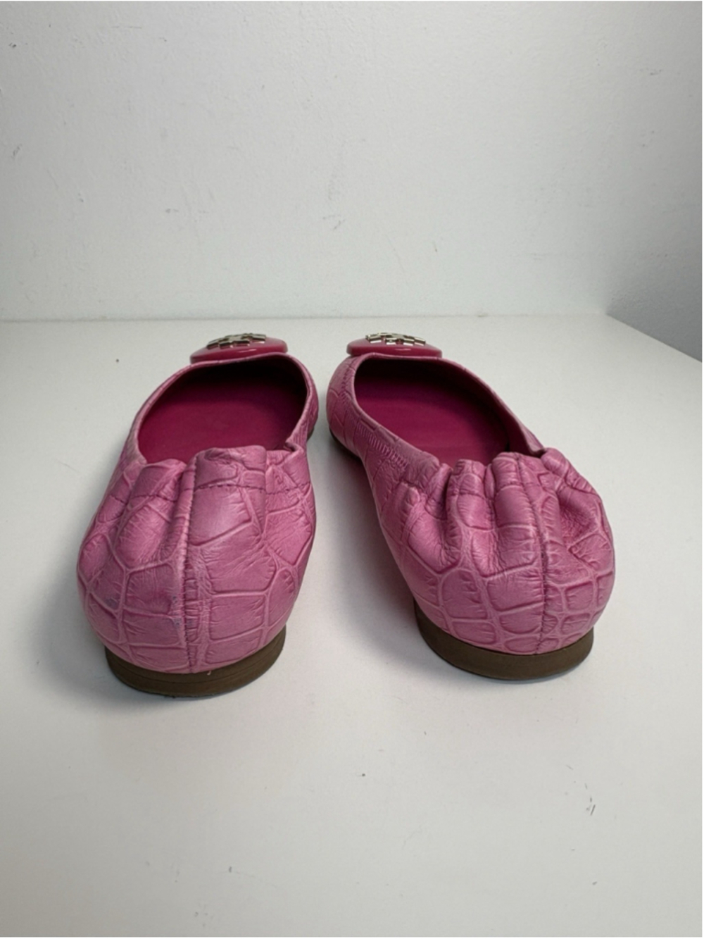 Retro Tory Burch Reva Ballet Flats Pink Croc Embossed Leather Gold Logo 6.5 - Picture 5 of 11